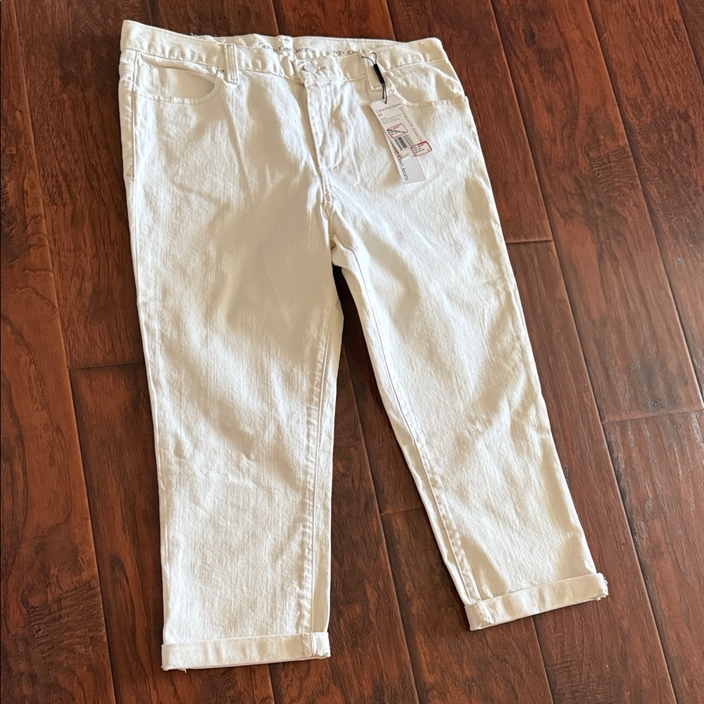 Woman’s White Calvin Klein Jeans Size W29 “Cropped Boyfriend” Brand New
